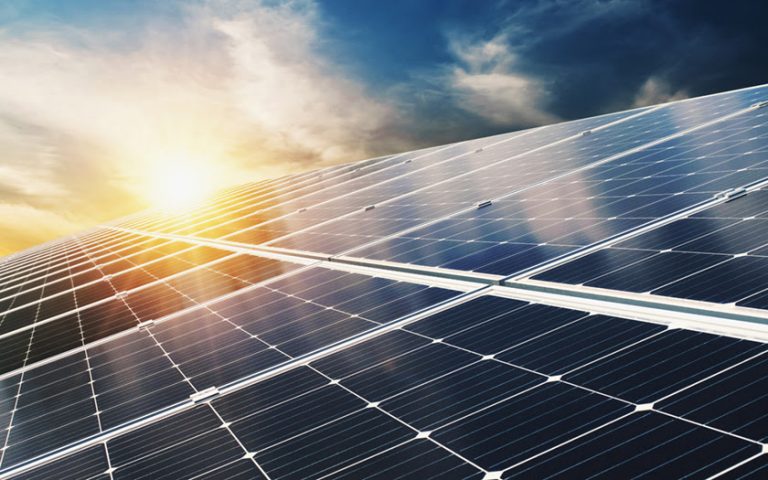 Leia mais sobre o artigo Governo do ES lança programa de incentivo para triplicar investimentos em energia solar distribuída