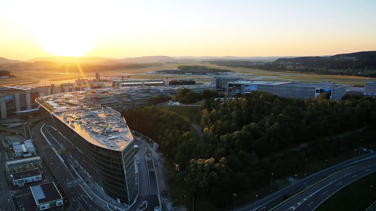Leia mais sobre o artigo Novo complexo do aeroporto de Zurique ganha tecnologia que visa promover sustentabilidade e segurança
