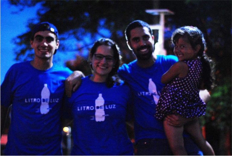 Leia mais sobre o artigo Litro de Luz Brasil: o início de tudo