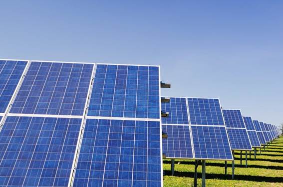 Especialistas alertam para os perigos de cabos falsos instalados em painéis solares