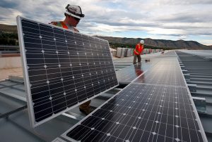 Número de consumidores com energia solar dobra nos últimos 12 meses