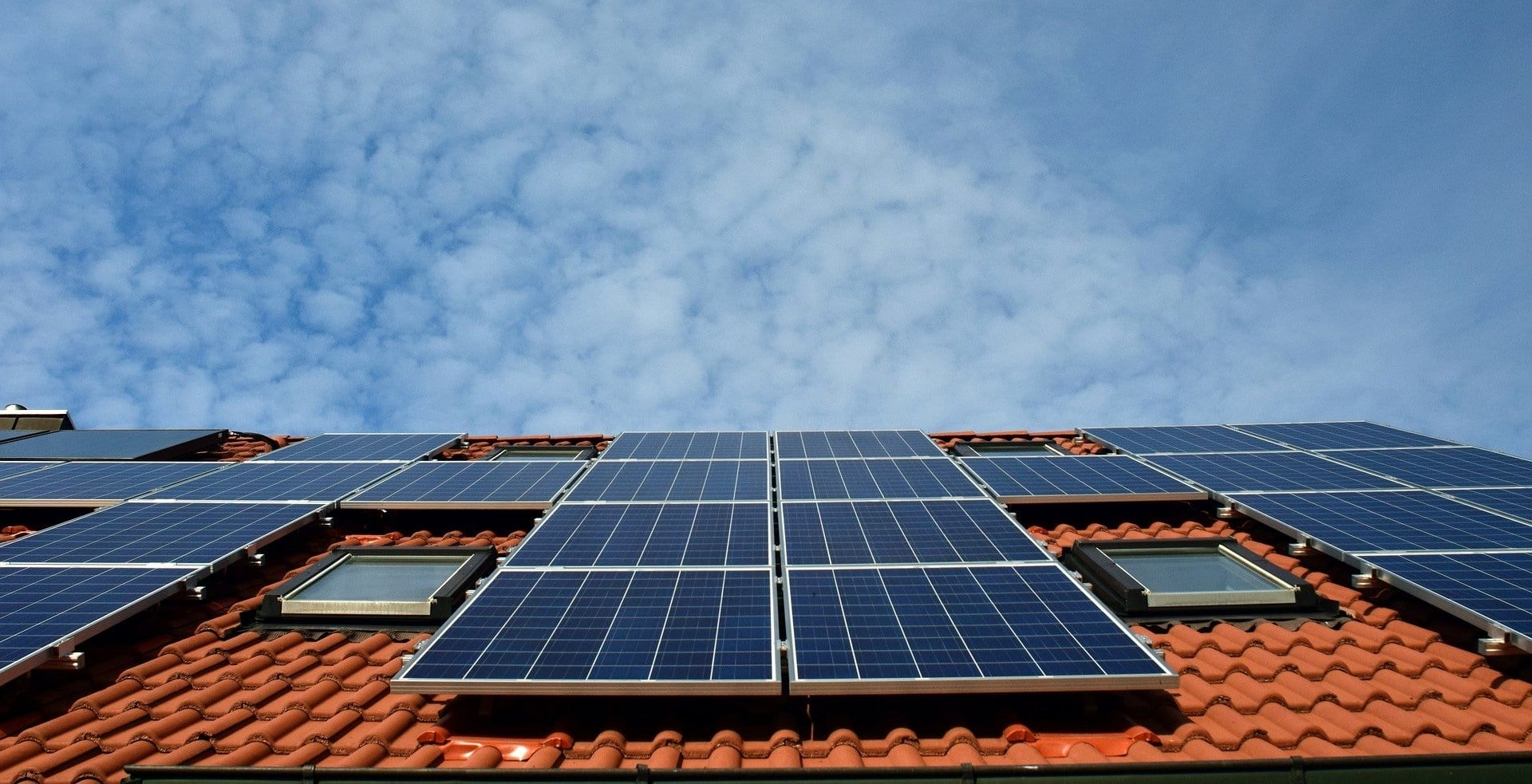 Leia mais sobre o artigo São Paulo é o segundo estado brasileiro com maior potência de energia solar em telhados e pequenos terrenos