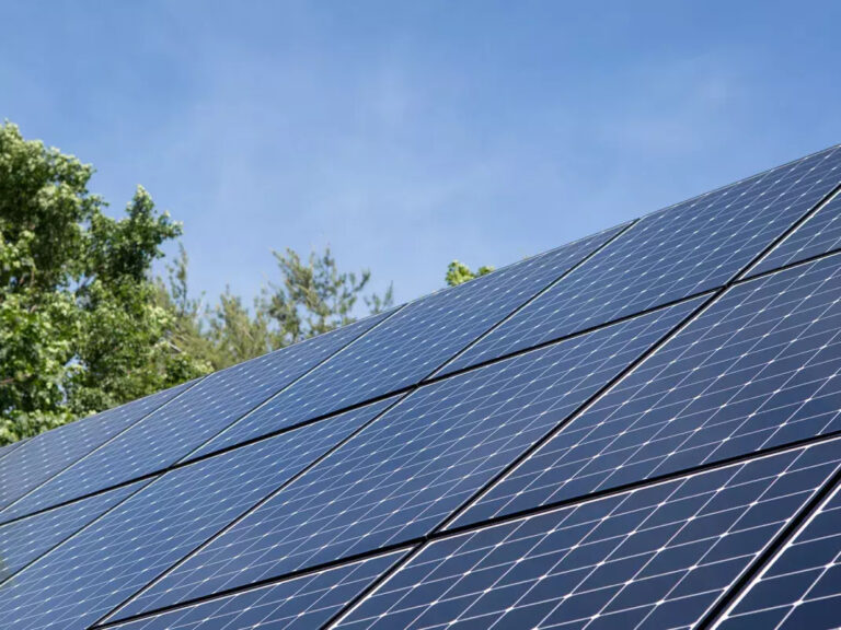 Leia mais sobre o artigo Energia solar fotovoltaica no Minha Casa, Minha Vida pode reduzir subsídios em R$ 670 milhões ao ano e fortalecerá a sustentabilidade no Brasil