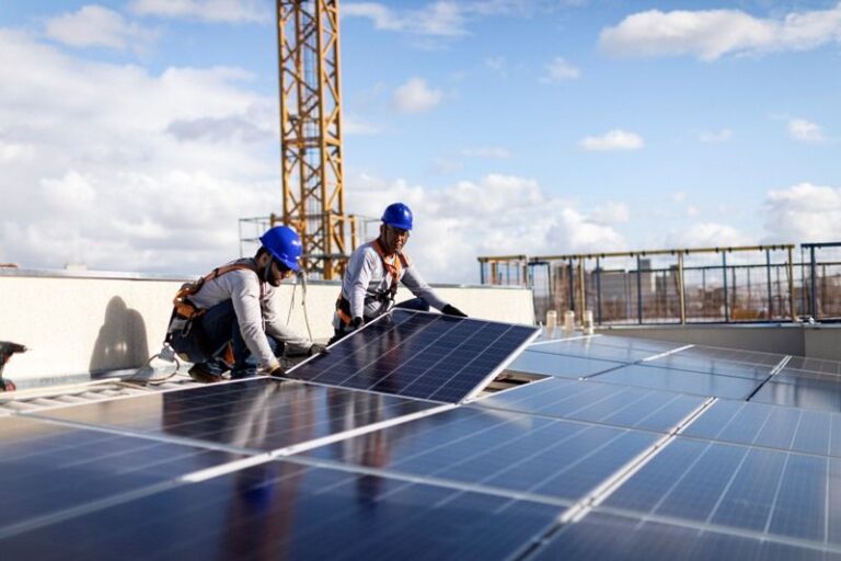 Leia mais sobre o artigo Transformando a construção civil com energia solar: inovação e responsabilidade ambiental
