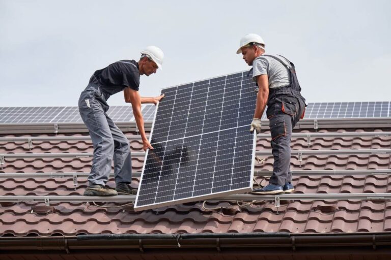 Leia mais sobre o artigo Energia solar atinge 1 milhão de empregos e mais de R$ 163 bilhões de investimentos no Brasil