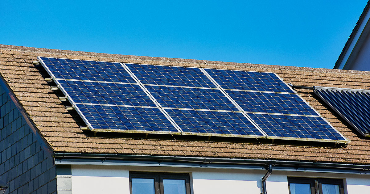 Leia mais sobre o artigo Energia solar nas residências ultrapassa R$ 56 bilhões de investimentos privados no país