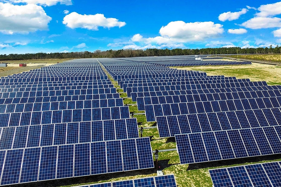 Leia mais sobre o artigo Autoprodução impulsiona contratos de longo prazo de energia solar e eólica no mercado livre em 2023, segundo estudo da consultoria CELA