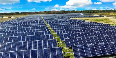 Autoprodução impulsiona contratos de longo prazo de energia solar e eólica no mercado livre em 2023, segundo estudo da consultoria CELA