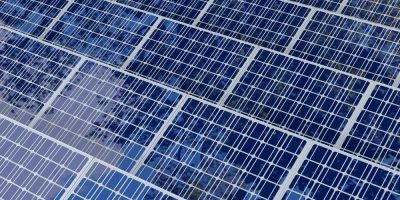 Capacidade de projetos solares centralizados outorgados no Brasil quase dobra no último ano