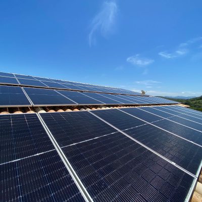 Energia solar fotovoltaica ajuda os produtores agrícolas a reduzir custos
