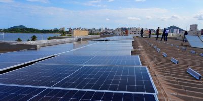 Instalação de painéis solares dispara como alternativa para economia na conta de energia