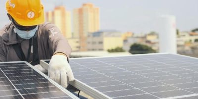 Novas instalações de painéis solares em telhados atingem 7 gigawatts e investimentos de R$ 36 bilhões este ano no país