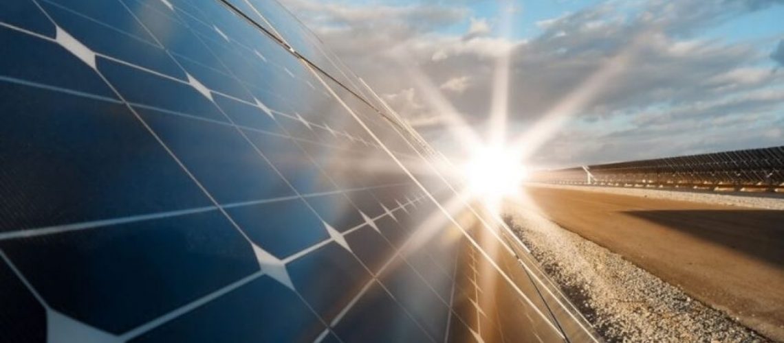 Parceria inédita entre ICLEI e ABSOLAR vai apoiar governos locais no uso de energia solar