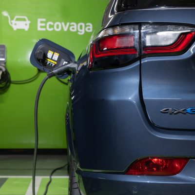 Stellantis e Ecovagas anunciam ampliação da parceria nos pontos de recarga para veículos híbridos plug-in e elétricos no Brasil