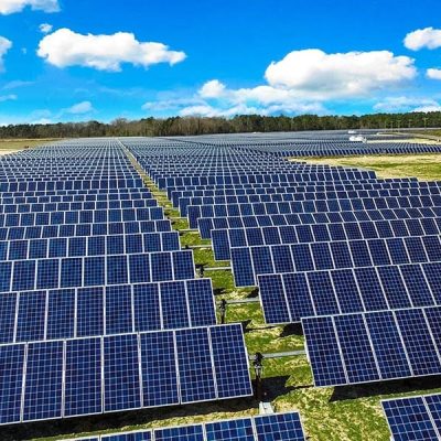 Autoprodução impulsiona contratos de longo prazo de energia solar e eólica no mercado livre em 2023, segundo estudo da consultoria CELA