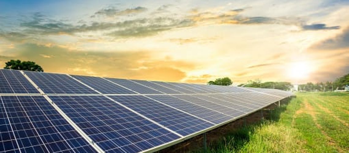 Capacidade solar no mundo entra na era do terawatt e Brasil é um dos principais destaques