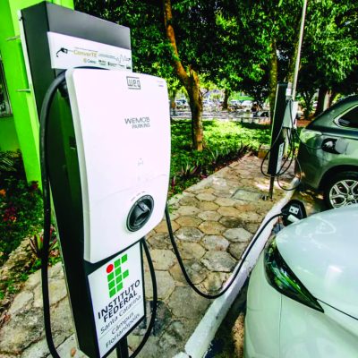 Carros elétricos qual é o futuro no Brasil