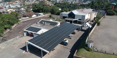 Garagem que gera energia conheça o carport solar