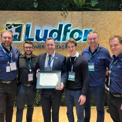 Ludfor entrega certificados de energia renovável a supermercadistas e empresas do setor alimentício na Exposuper