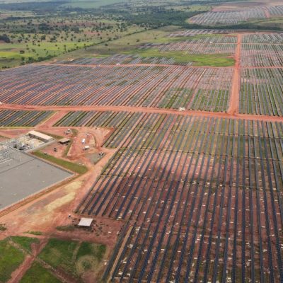 PremieRpet é a primeira indústria do setor no Brasil a adotar energia 100% solar em todas as suas fábricas