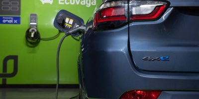 Stellantis e Ecovagas anunciam ampliação da parceria nos pontos de recarga para veículos híbridos plug-in e elétricos no Brasil