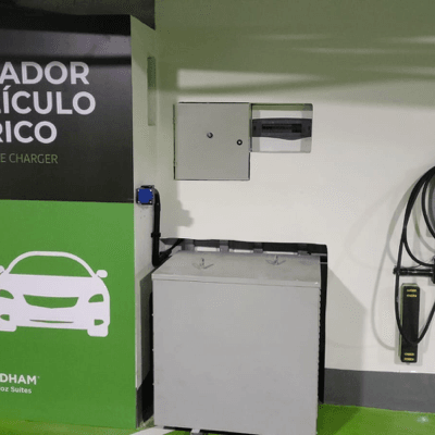 Wyndham Golden Foz Suítes inaugura estação de recarga para automóveis elétricos